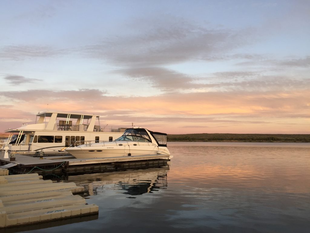 Photography: Beautiful lake scenery 