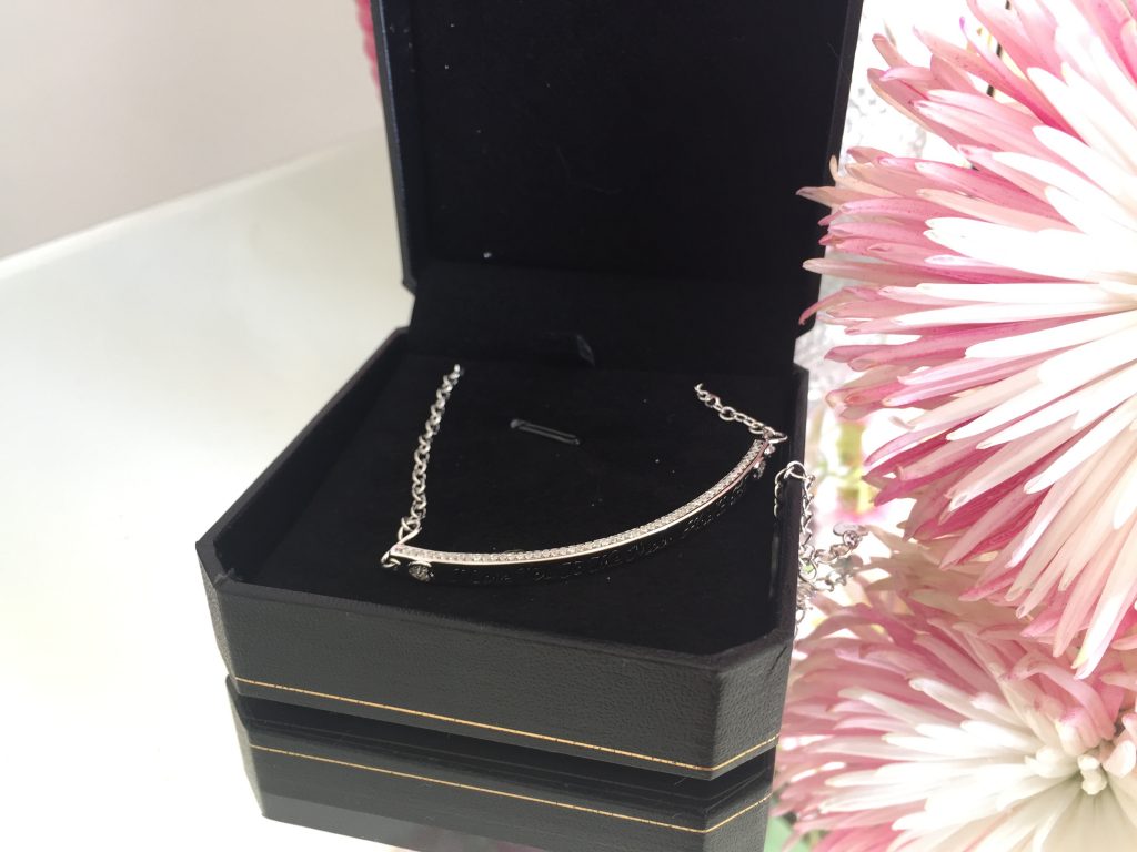 Win an "I love you to the moon and back" 925 silver bracelet