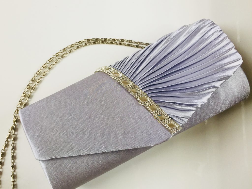 GIVEAWAY: Win A Beautiful Clutch in the Home for the Holidays Blog Hop + TONS of other Prizes!