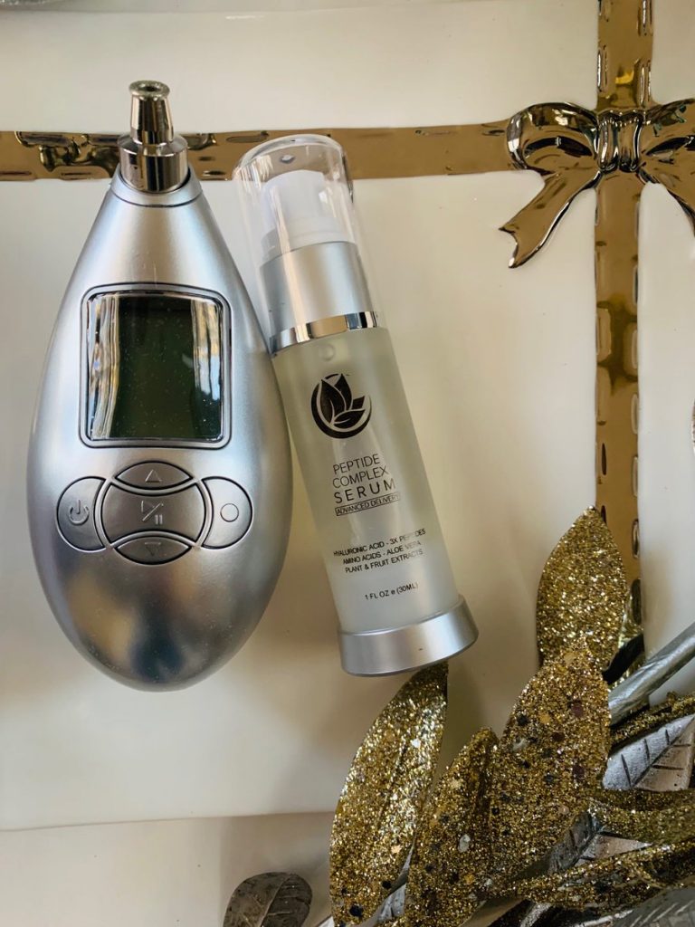 The Best Way to Get Beautiful, Glowing, More Youthful Skin at Home: Microderm GLO - 2018 Holiday Gift Guide Review