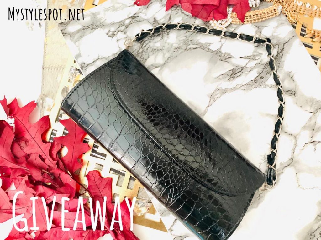 GIVEAWAY: Enter to Win a Chic Black Clutch