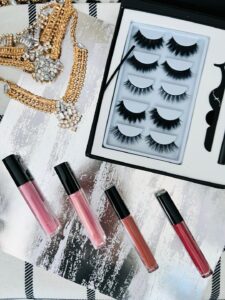 The Ultimate LUXE Mink Eyelashes & Brilliance Lip Gloss from Phenom Hair + Get 25% OFF